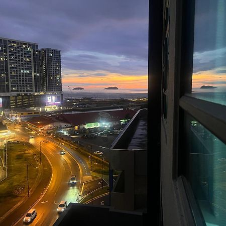 Botiza Suites At Jesselton Quay Kota Kinabalu Cameră foto