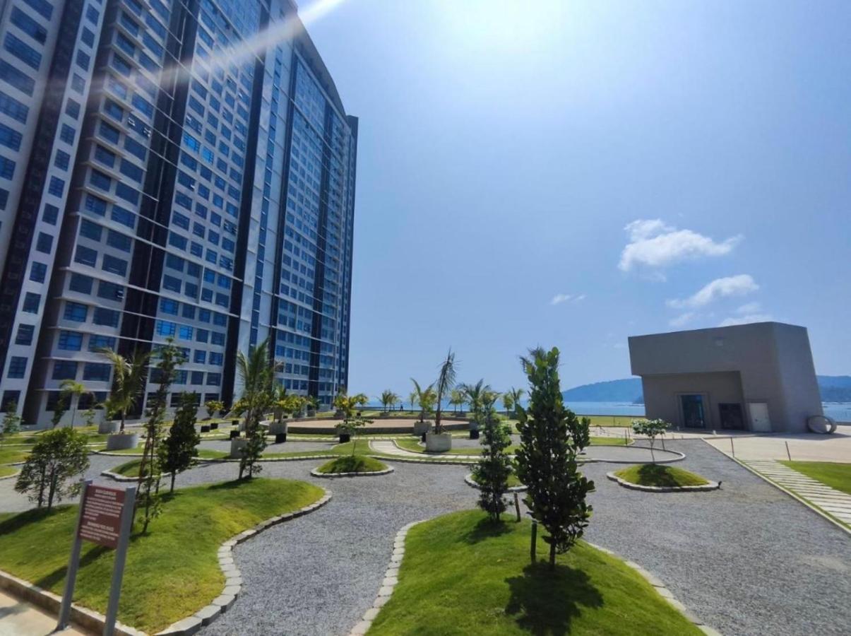 Botiza Suites At Jesselton Quay Kota Kinabalu Exterior foto
