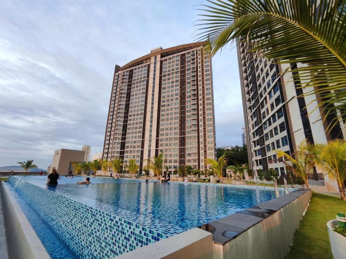 Botiza Suites At Jesselton Quay Kota Kinabalu Exterior foto