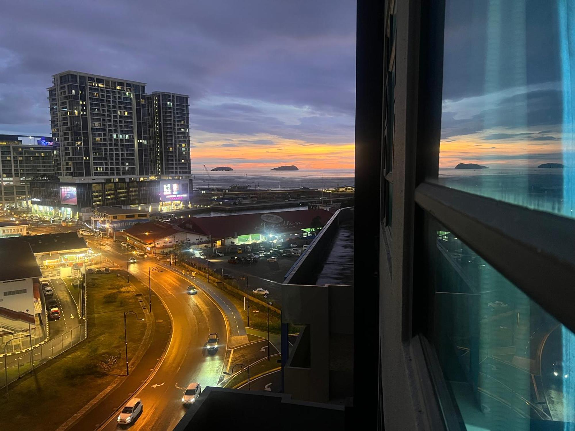 Botiza Suites At Jesselton Quay Kota Kinabalu Cameră foto